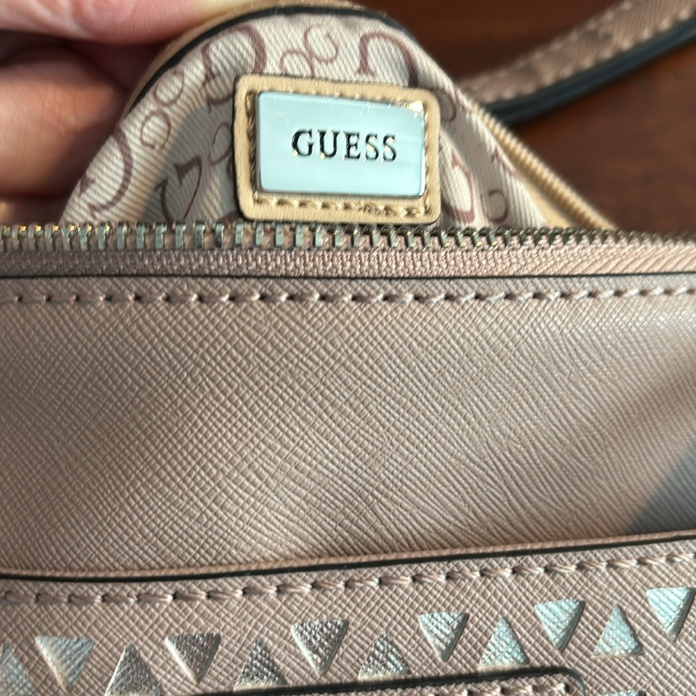 GUESS Taupe and Silver Crossbody Bag NWOT - Picture 7 of 7